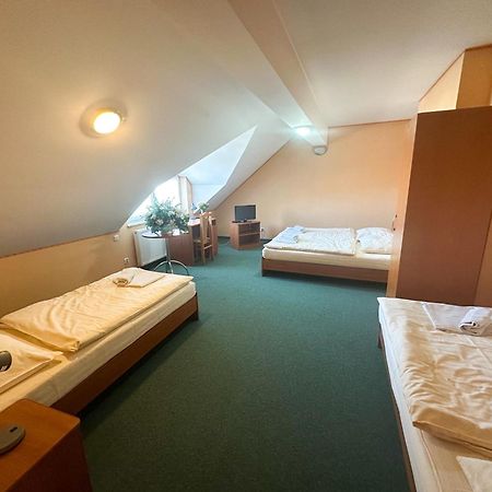 Hotel Arkadia Klecza Gorna Экстерьер фото